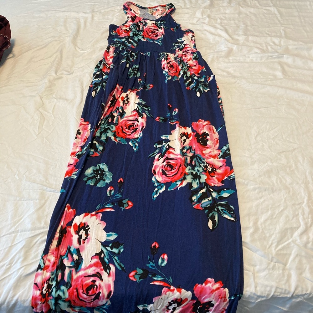 Maxi dress with pockets!